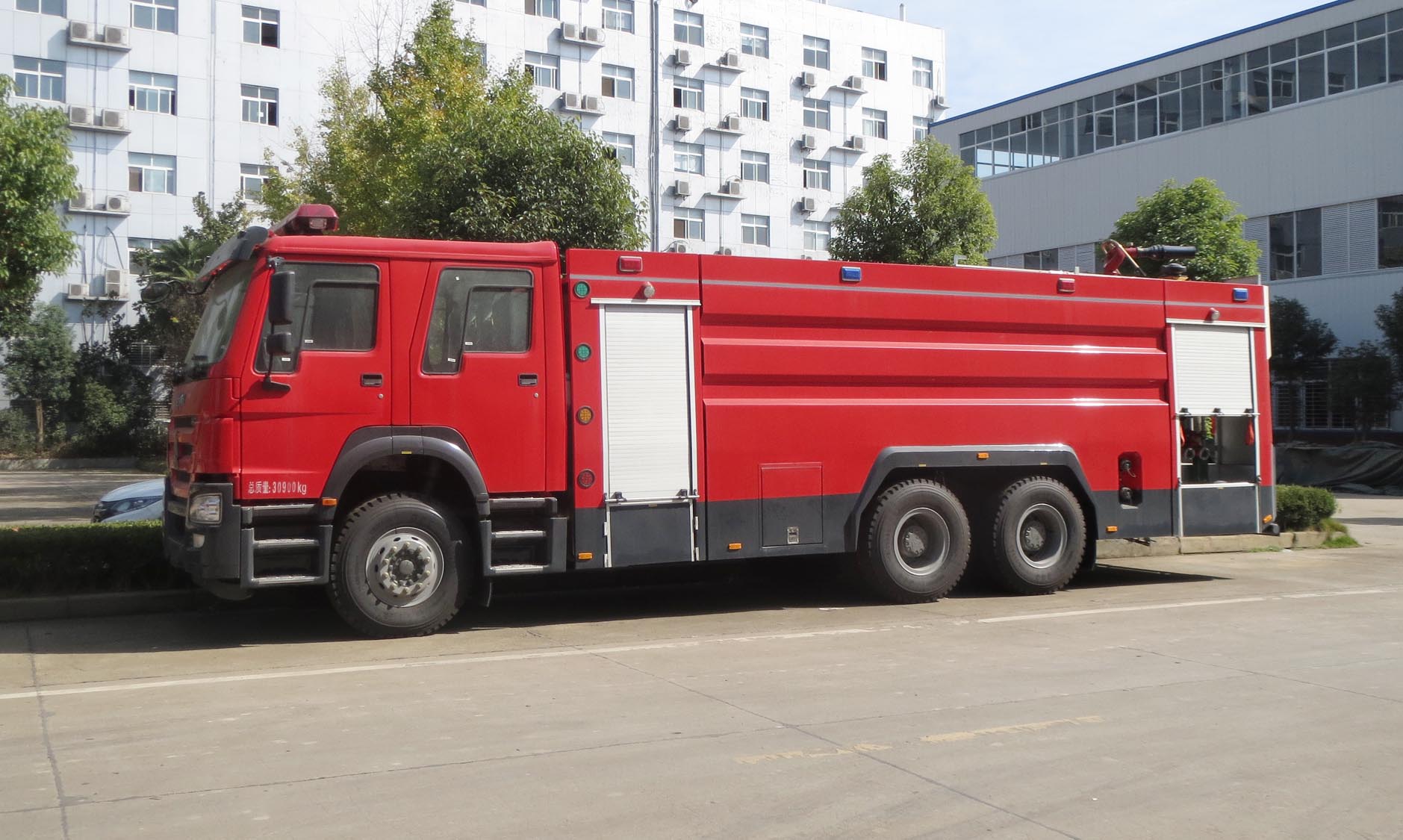 重汽15吨水罐消防车