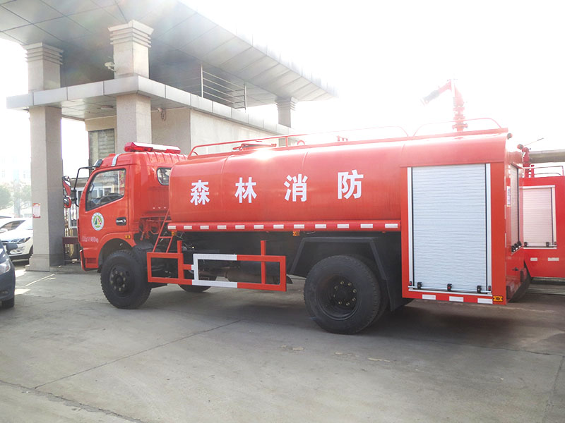 东风多利卡6-8吨森林消防车