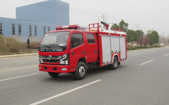 东风3吨水罐消防车